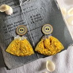 エスニックウッドボタンと刺繍リボンタッセル　ニッケルフリーイヤリングorピアス　サージカルステンレスピアス　蝶バネクリップイヤリング