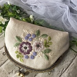 【受注作製】『antique botanical flower』手刺繍がま口ポーチ
