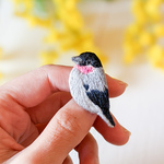 ウソの刺繍ピンブローチ　野鳥　