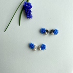 【ムスカリ】青　mini ビーズ刺繍　ビーズピアス　刺繍　刺しゅう　フラワー  刺繍ピアス　刺繍イヤリング　アンティークビーズ　フランス ビーズ　イヤリング