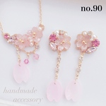売り切れたらおしまい〈90〉ハンドメイド♡春桜 クリーミーガラスの花びら 可愛い♡ピアス*ネックレス