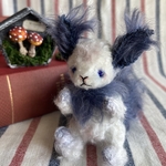 小さなリス、ネイビー