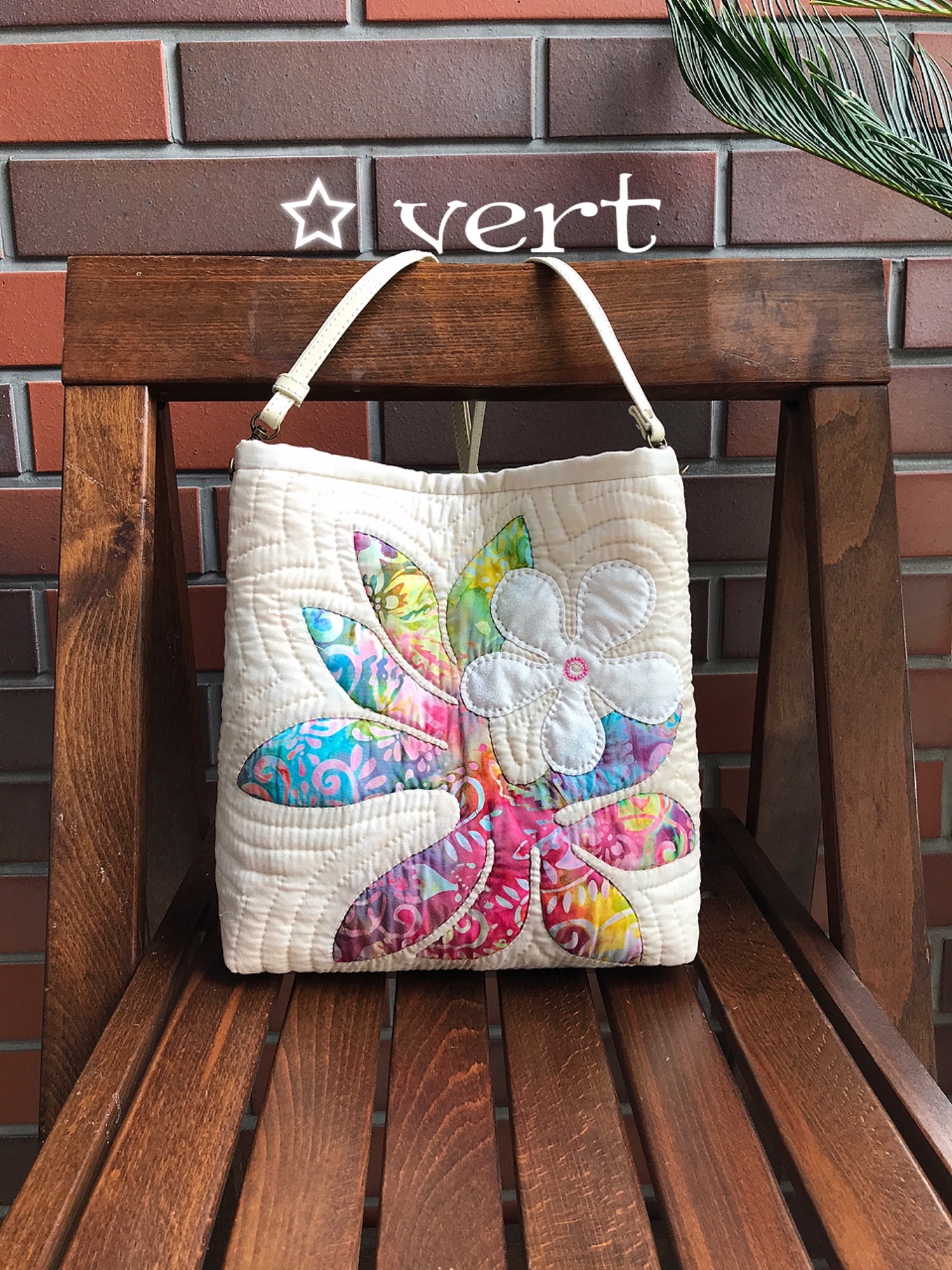 ハワイアンキルト♪ハンドメイドバッグ♪ぺたんこショルダー♪大きめ♪斜めがけ ハワイアンキルト ショルダーバッグ - MICHIPANDA'S GALLERY