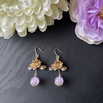 中華風　富貴　牡丹のパーツとカルセドニーのピアス（イヤリング）