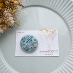 【 受注制作 】幾つも咲く花 ～blue・刺繍ブローチ～