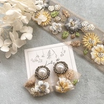 🕊NEW🕊再販［受注製作］◆小花のインド刺繍ピアス/イヤリング◆