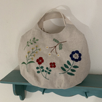 amさまオーダー　北欧風刺繍のころりんバック