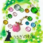 マスクチャーム　エンジェル　マザーオブパールと濃いピンクの花びらドレス