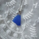 濃青シーグラスのシンプルネックレス　