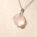 💘 「美・愛・優しさ」を象徴する石💘薔薇ローズクォーツペンダントヘッド