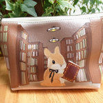うさぎ柄の三角ポーチ（本棚）