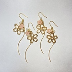 【ミク様専用】💗ひらりと桜イメージピアス🌸