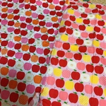 【専用】リンゴ柄 はぎあわせ枕カバー 43cm×63cm