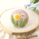 タンポポ　手刺繍　ブローチ　ヘアゴム