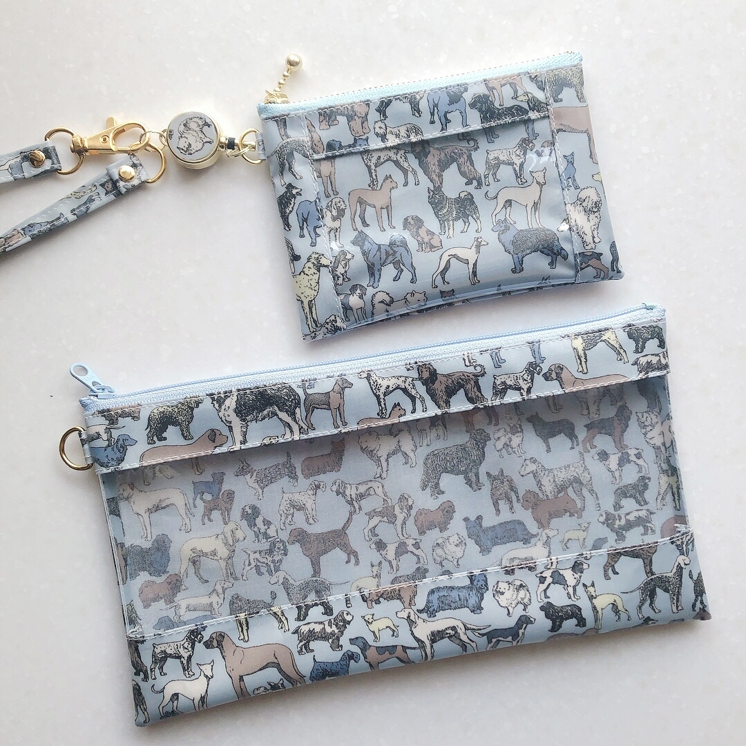 リバティ ラミネート リール式キーケース ジェニーズリボンズ・グレープ 再販♡リバティ「ベストインショウ」（ブルーグレー）パスケース