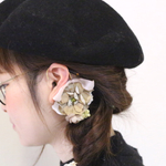 春色 大きなお花のイヤーフック