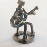 ボルトとナットでできたオーケストラ：ギター
