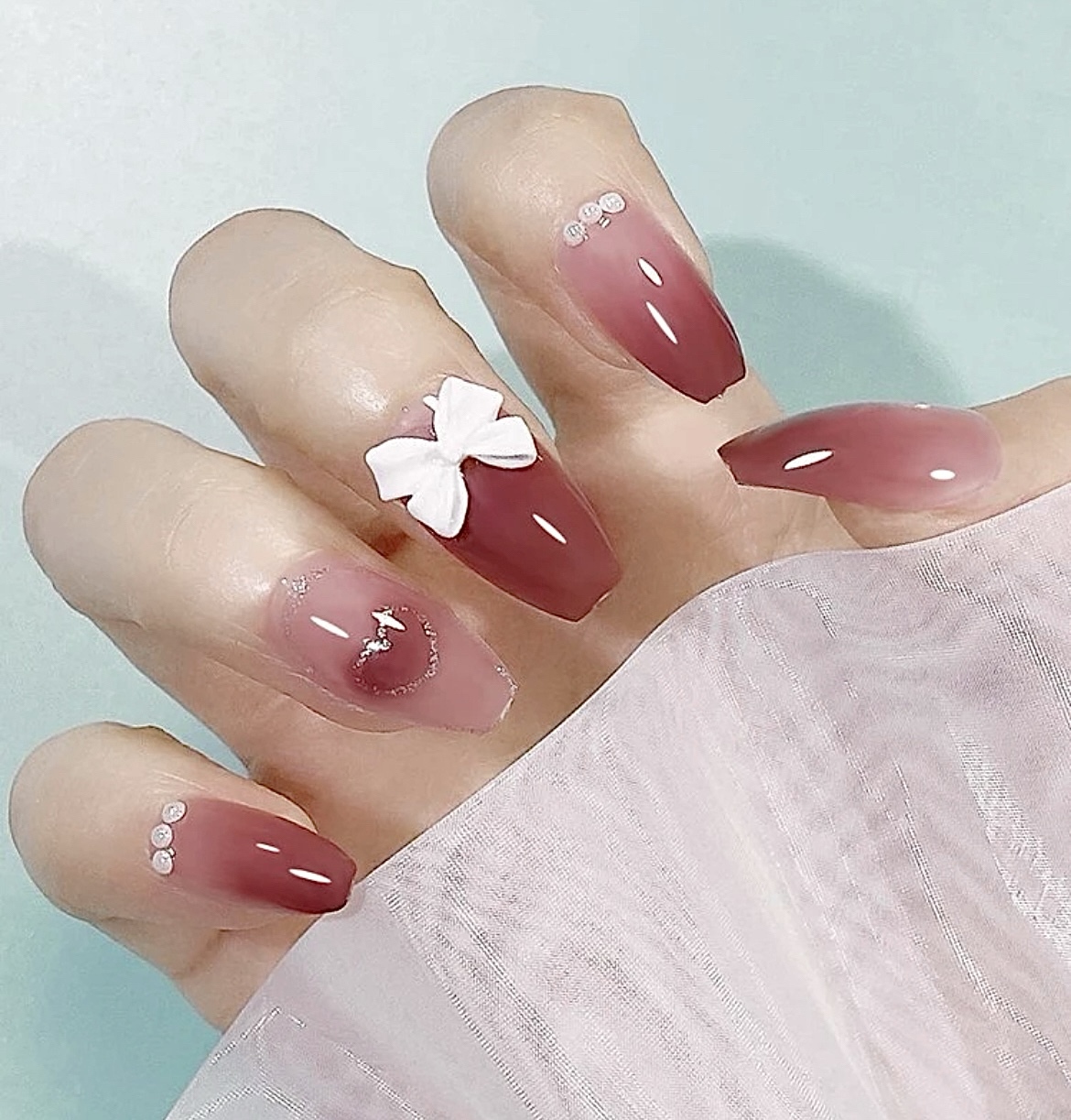 N109》既成ネイルチップ24枚セット ピンク ボルドー 赤 ハート リボン