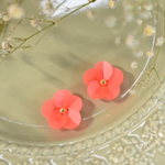 【ビビットオレンジ】キュートお花スパンコールピアス　イヤリング
