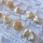 可憐な花　クリームパール　 チェコビーズ１０個