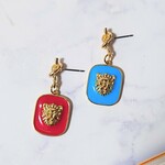 レトロカラフルなライオンピアス アシンメトリー