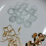 ★球体ガラス ２種類ピアスｓｅｔ★