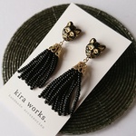 黒猫のビーズタッセルピアス(イヤリング) 