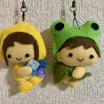 …受注生産…ハンドメイド  フェルト　ストラップ　マスコット　レインコート　カエル