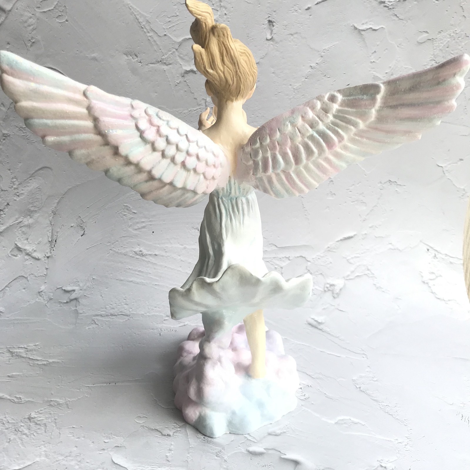 プレシャスモーメント　もくもく雲と地球　天使　陶器　置物　大きな作品 雲の上を歩く 女神 天使 置物