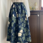 絹紬　200輪の花模様　フレアスカート　紺系　バラや椿の花　着物リメイク　シルク　着物裏八掛ペチコート付き　145