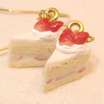 ふんわり♪イチゴのショートケーキのピアス♪