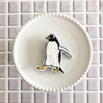 走る！ジェンツーペンギン　刺繍ブローチ