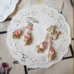「Rosy」薔薇のピアス　(苺色)