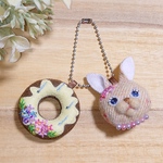 4/9(土)19:00〜販売開始 rabbit & donut  〜紫陽花〜  ウサギの刺繍キーホルダー