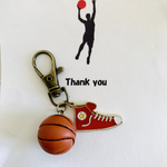 バスケット🏀 シューズ赤キーホルダー