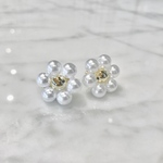 パールビーズのお花ピアス／イヤリング