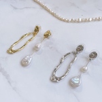 シルバー　　淡水パールアシンメトリーピアス