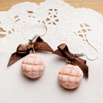再販7♡いちごのホイップメロンパンピアス♡