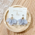 【再販】はなびら ライトグレー イヤリング／ピアス