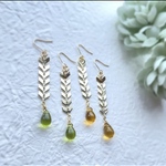 送料無料！✴︎オリーブ色ドロップ&チェーン✴︎ピアス⁑イヤリング✴︎