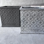 廃盤！ローラアシュレイ　グレー　22センチ鉢　　　植木鉢　プランター　アンティーク　シャビー　寄せ植え　鉢カバーに♡廃盤のため在庫限りになります