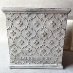 廃盤！ローラアシュレイ　27センチ鉢　ホワイト　植木鉢　プランター　可愛い　アンティーク　シャビー　大型　廃盤のため、在庫限りになります