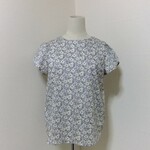 リバティ《メイモリス》花びらスリーブブラウス　Lサイズ