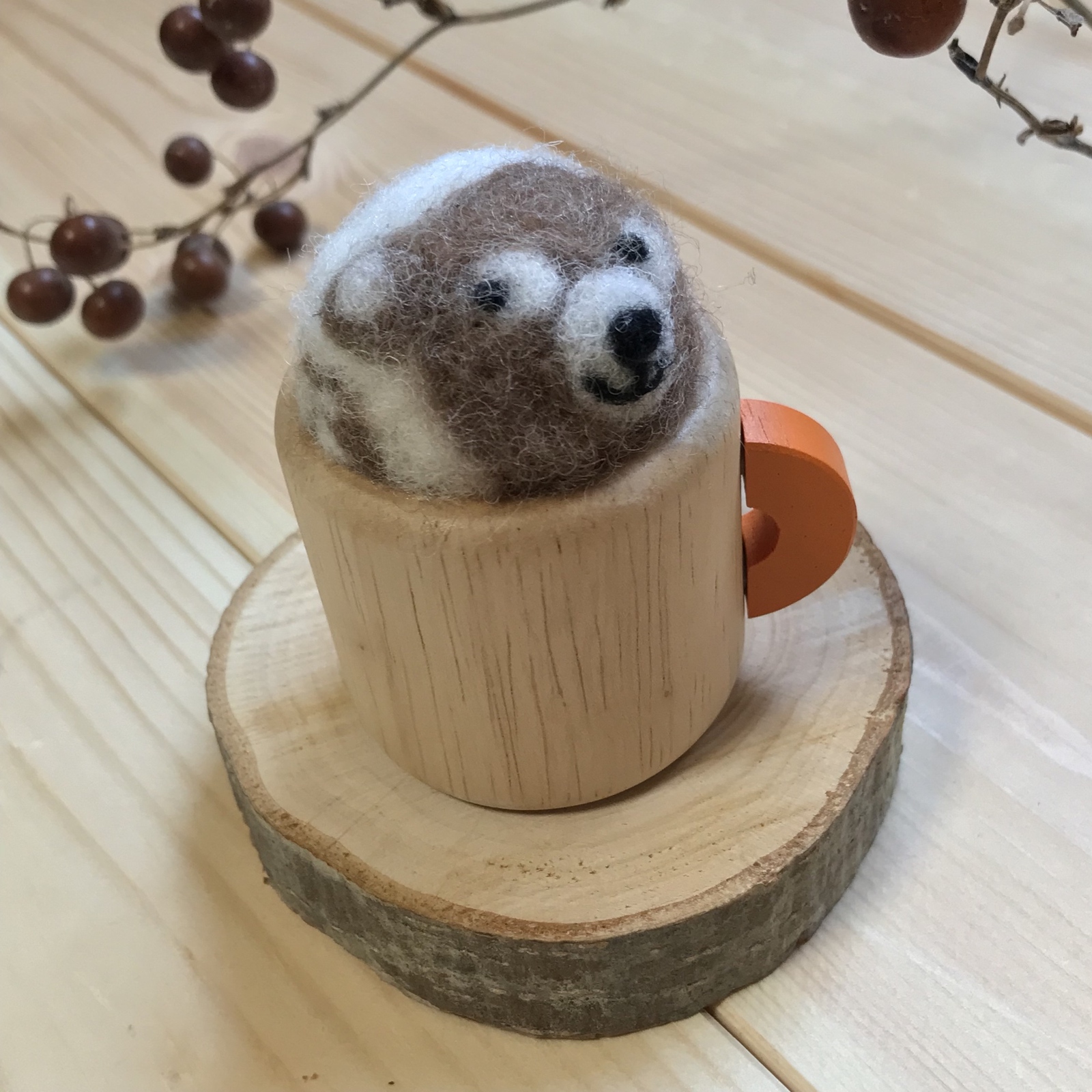 羊毛フェルト くまさん ぬいぐるみ 置物 針山 - felt.coco