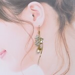 ＊14ｋｇｆ＊可憐な白銀色の小花とレモンクォーツの雫のピアス＊イヤリングに変更可能＊フラワー＊揺れる＊
