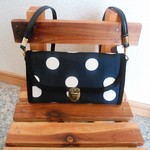【ショルダー長財布】ドット　シンプル