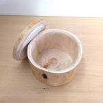 丸太の小物入れ①