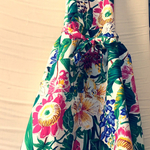 鮮やか花柄ホルターネックエプロン