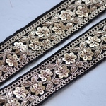 インド刺繍リボンᢂgota刺繍【ブラック】インド刺繍/刺繍リボン/リボン/シルクリボン/トリム/ブレード/ジャガードリボン/チロリアンテープ/レース/チュール