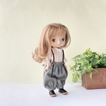 モンストドールサイズのお洋服　リネンの吊りパンツ